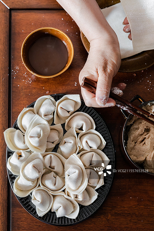 纯手工包刀鱼馄饨图片素材
