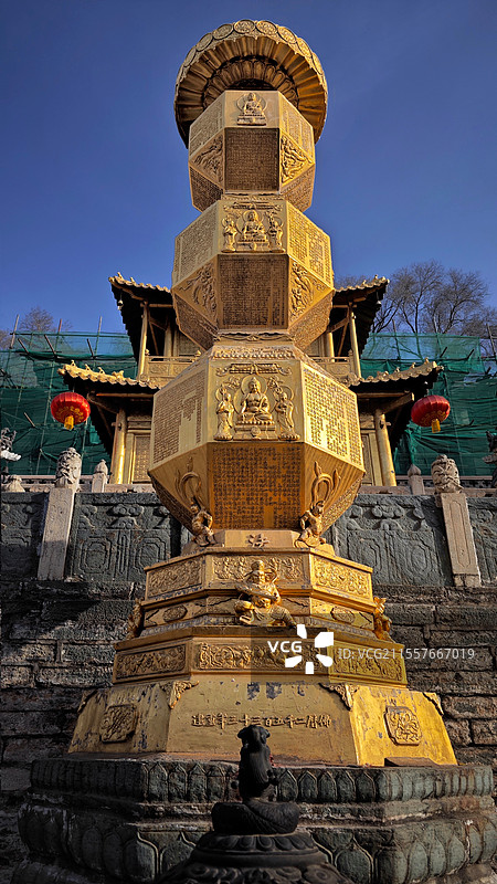 五台山显通寺始建于东汉时期是中国最早的佛寺之一与洛阳白马寺同为“释源宗祖”是五台山五大禅处之一全山寺图片素材