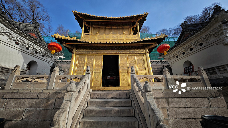五台山显通寺始建于东汉时期是中国最早的佛寺之一与洛阳白马寺同为“释源宗祖”是五台山五大禅处之一全山寺图片素材