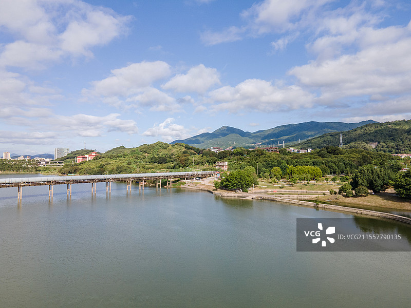 莆田木兰溪两岸的宜居生态与城市建筑的航拍图片素材