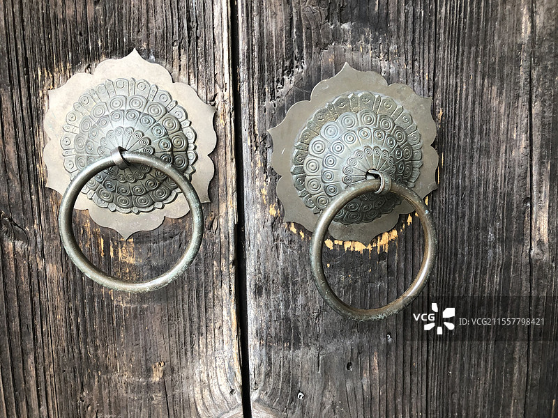 古老的门栓和锁图片素材