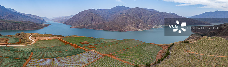 永仁县江边乡金沙江边的农田图片素材