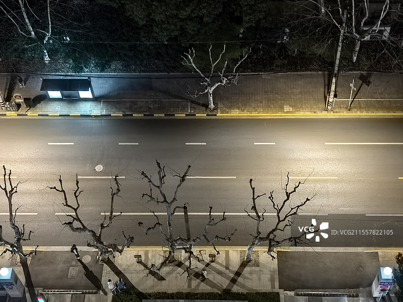 上海淮海西路上海高级金融学院门口夜景图片素材