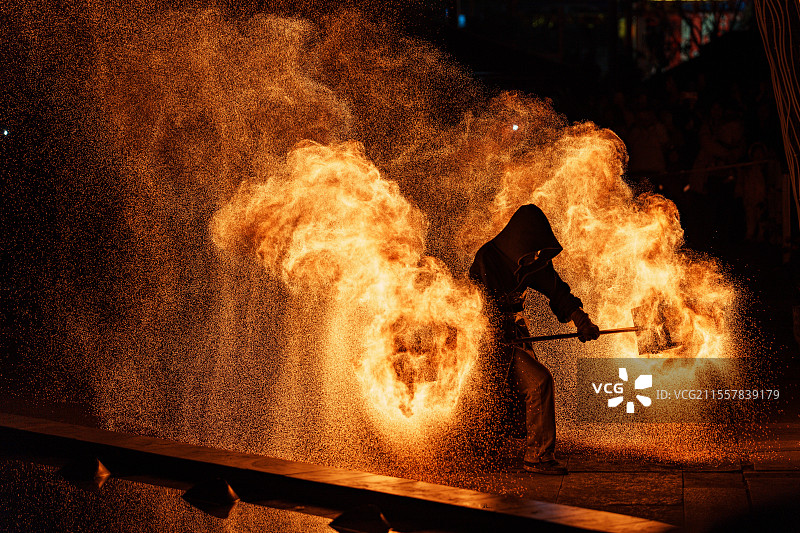 火壶表演图片素材