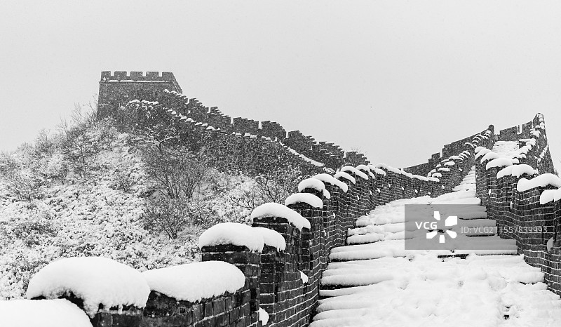 银装素裹古老的金山岭长城-万里长城雪景图片素材