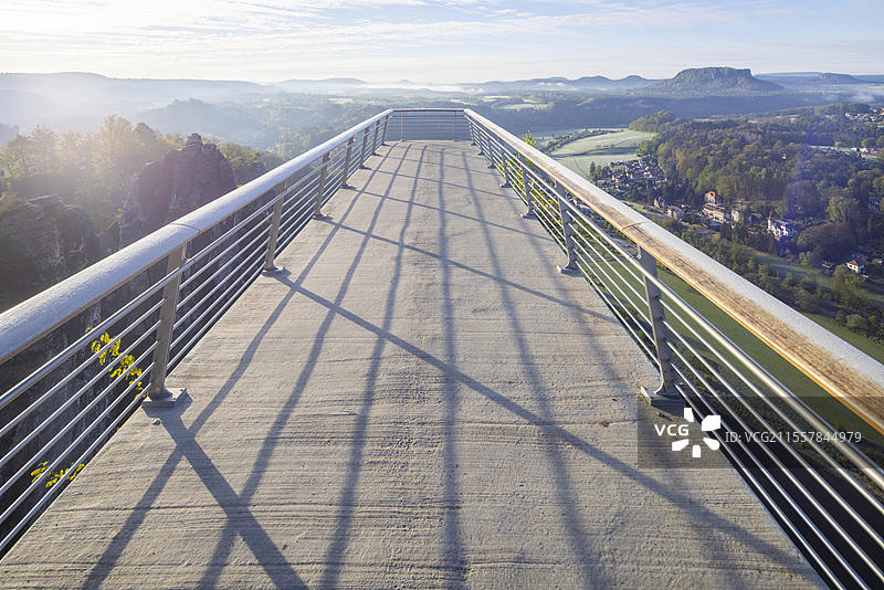 德国萨克森州拉滕的萨克森瑞士日出图片素材