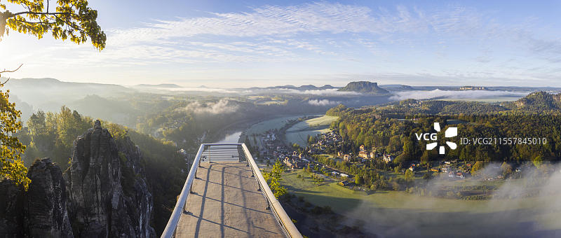 德国萨克森州拉滕的萨克森瑞士日出图片素材