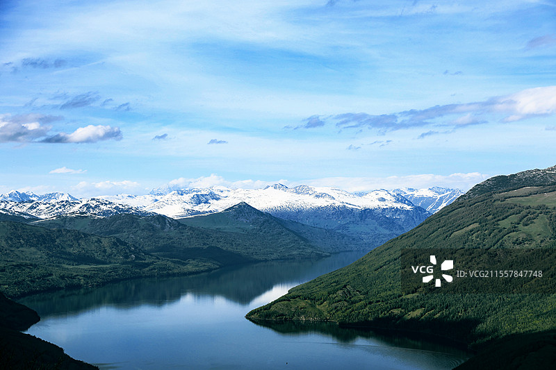 宁静的喀纳斯湖图片素材