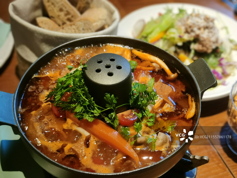 番茄牛腩火锅 韩式部队小火锅图片素材