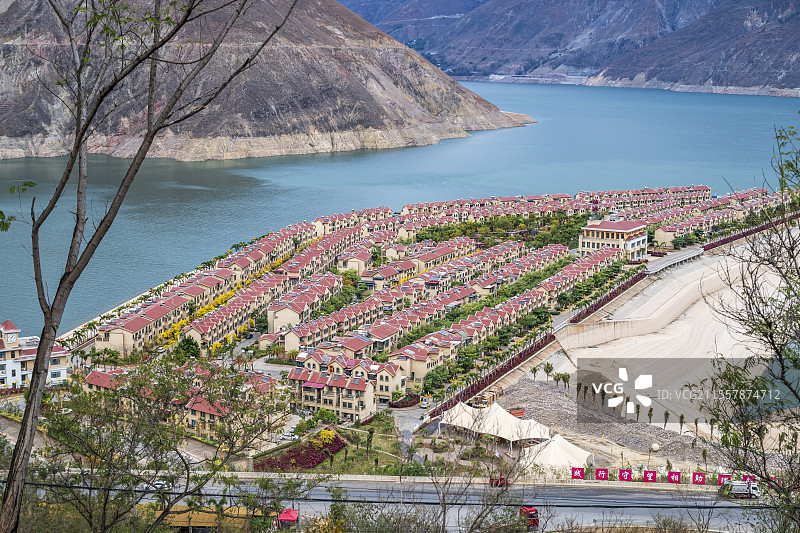 云南昆明东川区拖布卡镇格勒村美丽乡村图片素材