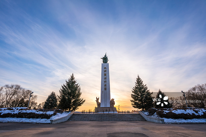黑龙江齐齐哈尔嫩江公园抗洪胜利纪念塔风景图片素材