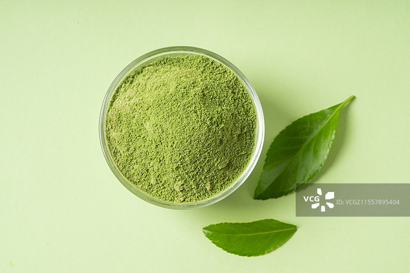 玻璃碗里的抹茶粉图片素材