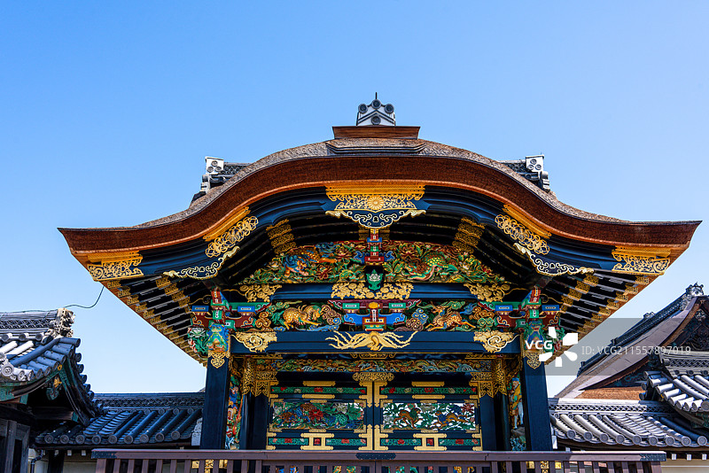 日本京都著名旅游景点净土宗本愿寺派本山西本愿寺华丽的国宝唐门图片素材
