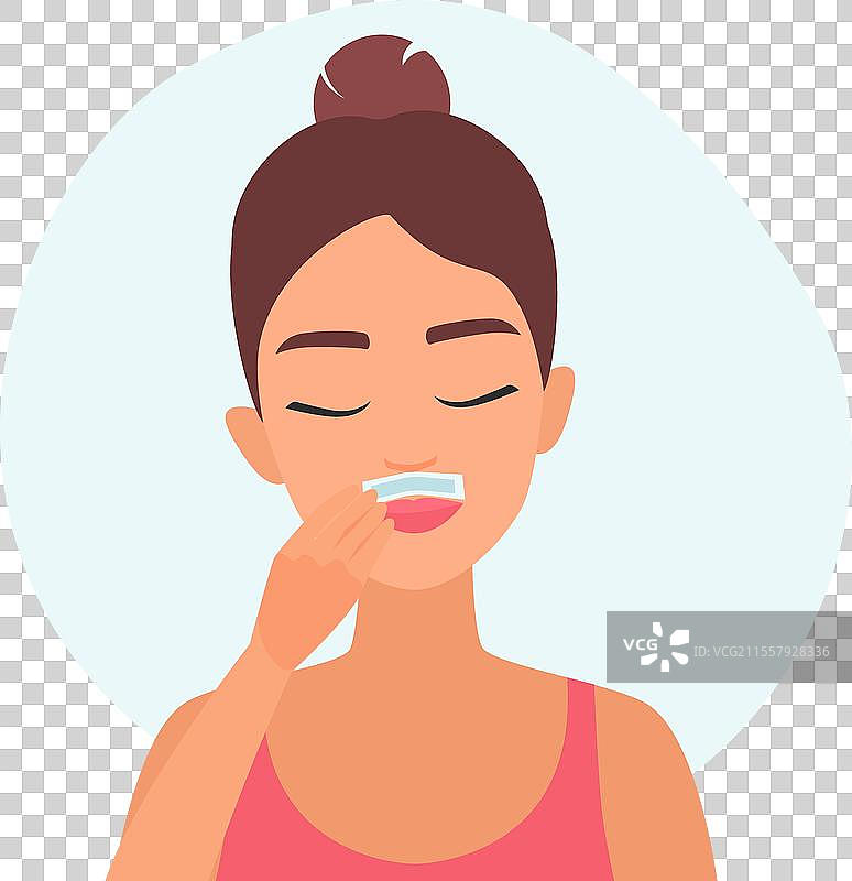 女孩使用蜡条脱唇部毛发，注重卫生图片素材