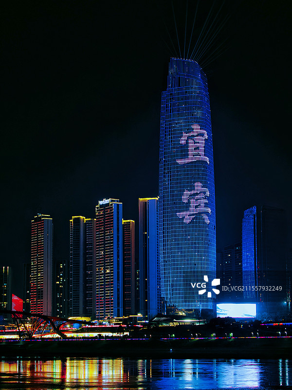 宜宾中心288高楼图片素材