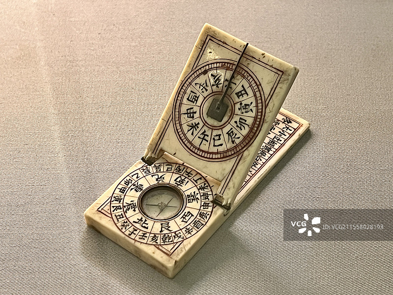 清朝象牙日晷图片素材