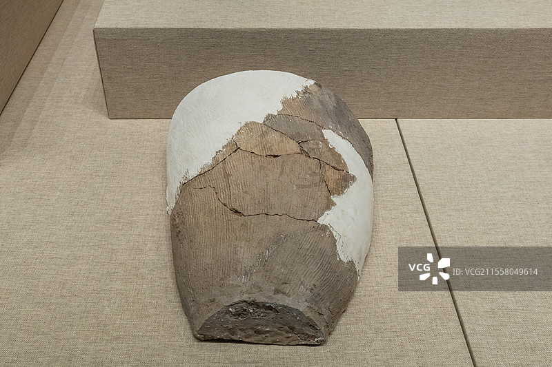 西宁市博物馆陶半罐形器铜石并用时代公元前2200-前1800年西宁城北区沈那遗址出土图片素材