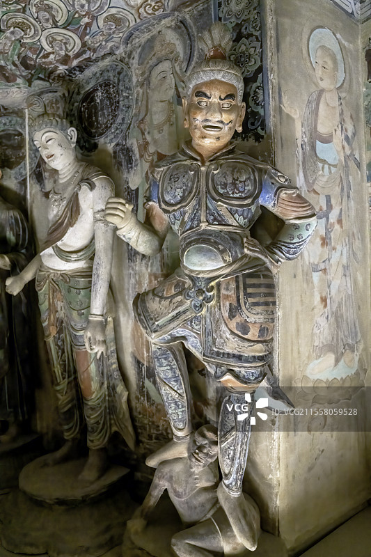 莫高窟第45窟盛唐天王和菩萨塑像图片素材