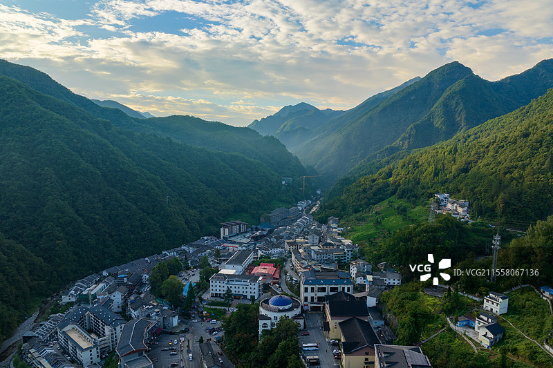 神农架木鱼镇俯瞰图片素材