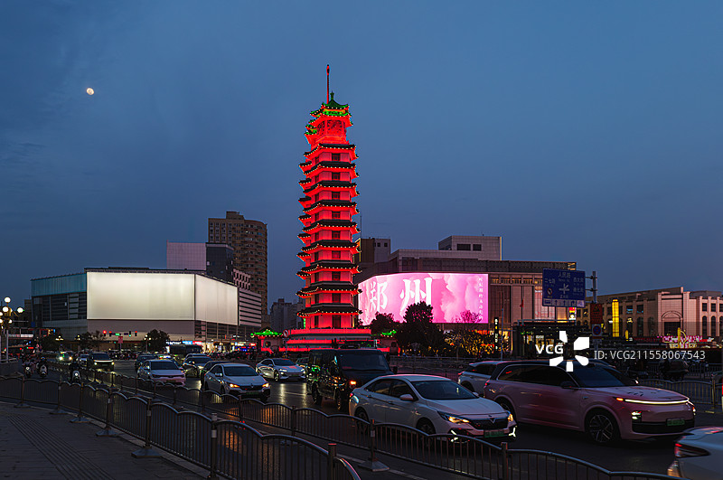 河南郑州二七罢工纪念塔夜景图片素材
