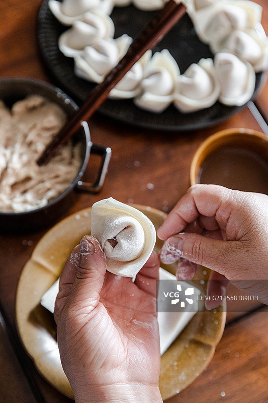 纯手工包刀鱼馄饨图片素材