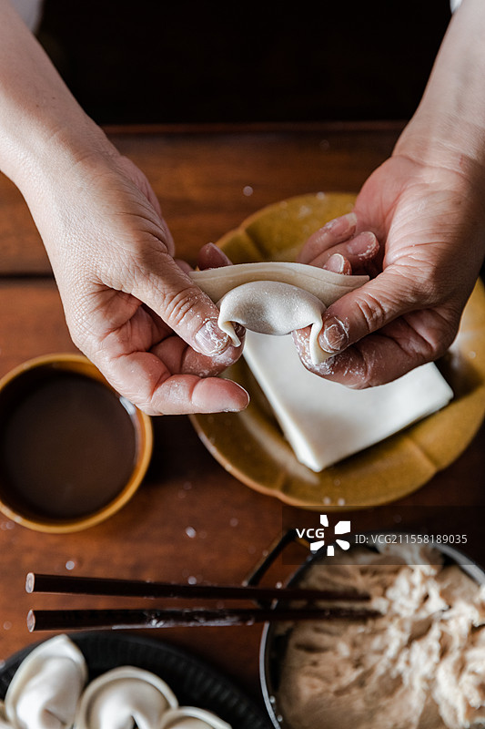 纯手工包刀鱼馄饨图片素材