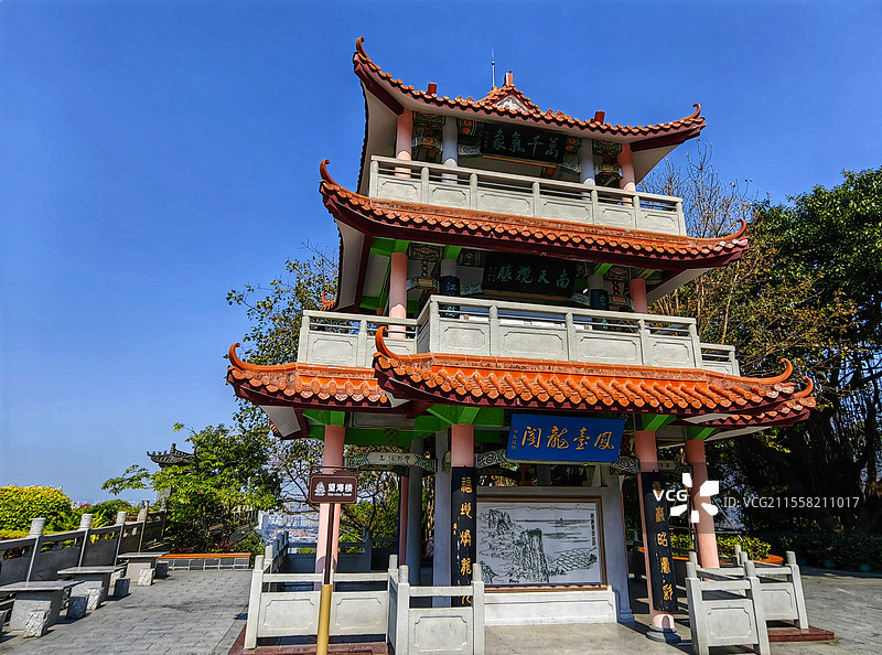 望海楼深圳凤凰山，凤岩古庙，望海楼，可眺望内伶仃洋。图片素材