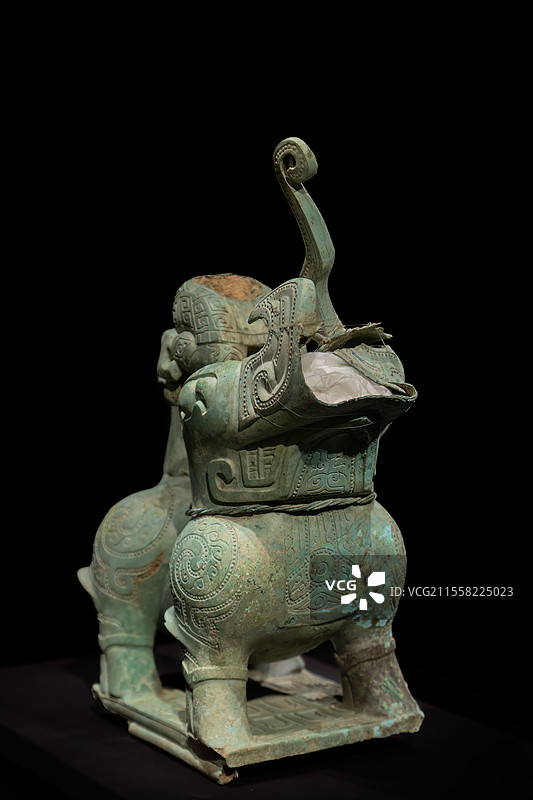 三星堆博物馆藏商代后期青铜神兽图片素材