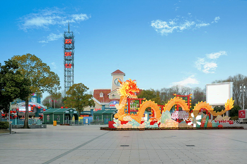 上海欢乐谷大门中国龙装饰图片素材