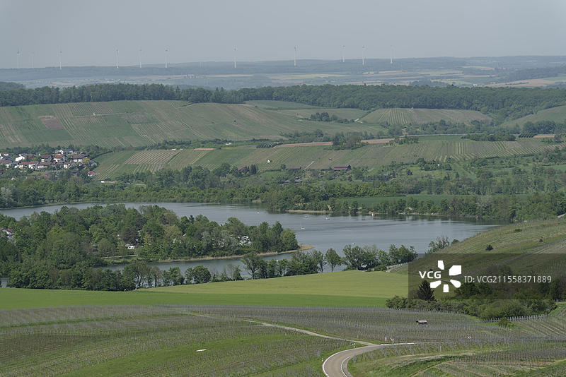 布雷滕瑙湖的景色,洛文施泰因山脉,洛文施泰因,海尔布隆地区,海尔布隆,斯瓦比亚-弗兰肯森林自然公园,海尔布隆-弗兰肯,巴登-符腾堡,德国,欧洲图片素材