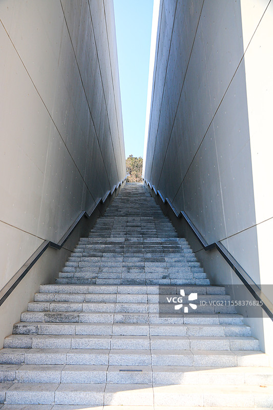 春天湖北宜昌磨基山森林公园风景图片素材