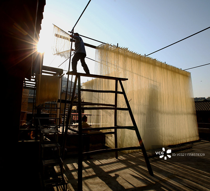 《朝霞映面·中江县挂面村》图片素材