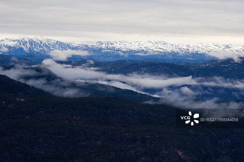 云山雾绕图片素材