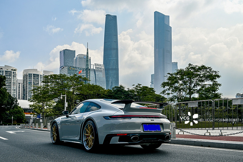 保时捷911+广州塔图片素材