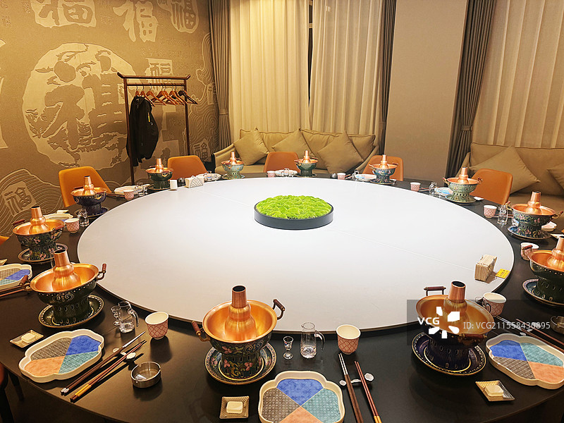 无人的餐桌图片素材