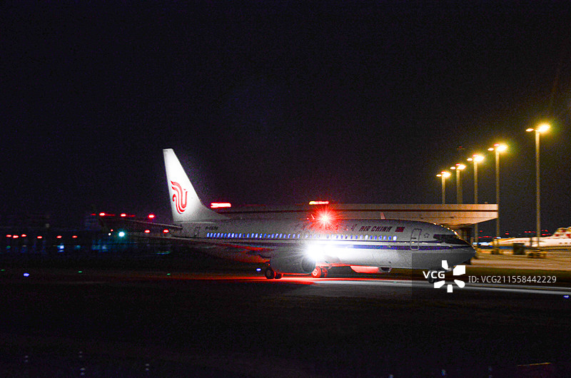 夜间的双流机场图片素材