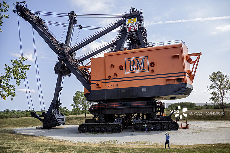 大布鲁图斯电动采矿铲图片素材