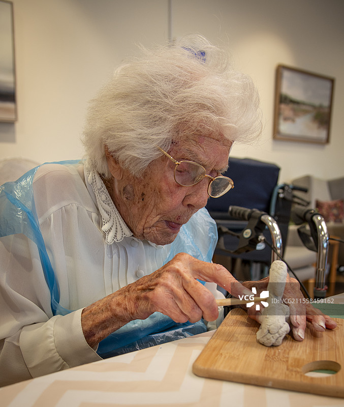 百岁慈善筹款人琼·威利特图片素材