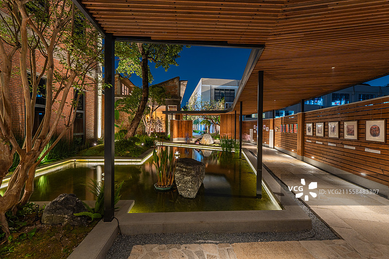 旧厂房改造的复古风民宿外部设计：顺德织隅民宿(大良小熊织梦园)图片素材