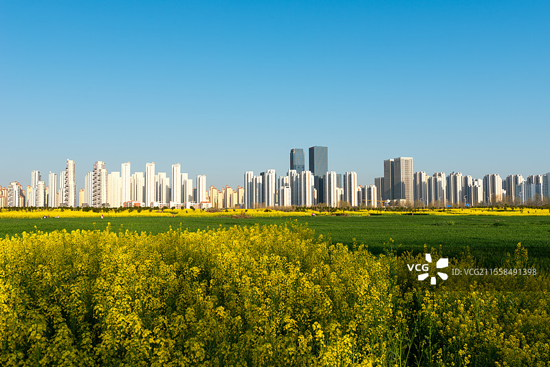 襄阳市东津新区春季城市建筑风光图片素材