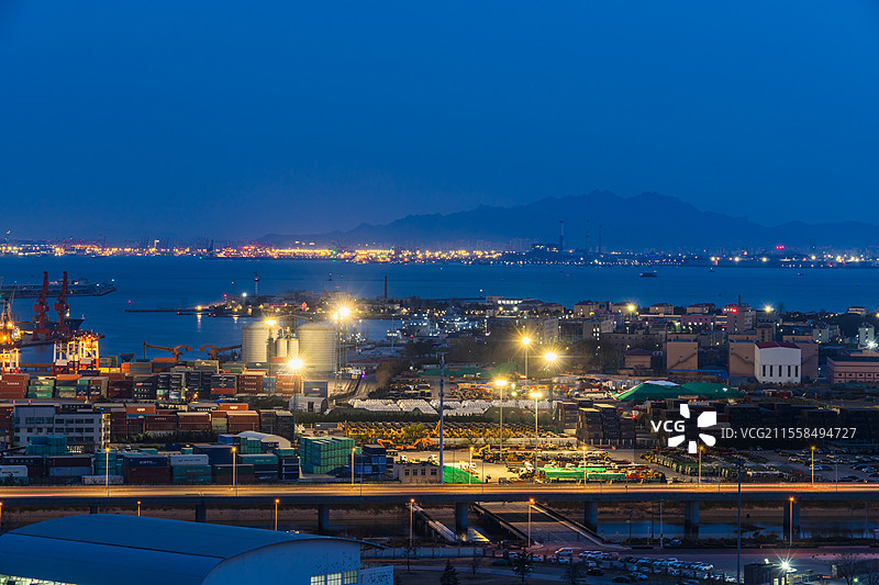 青岛港码头夜景图片素材