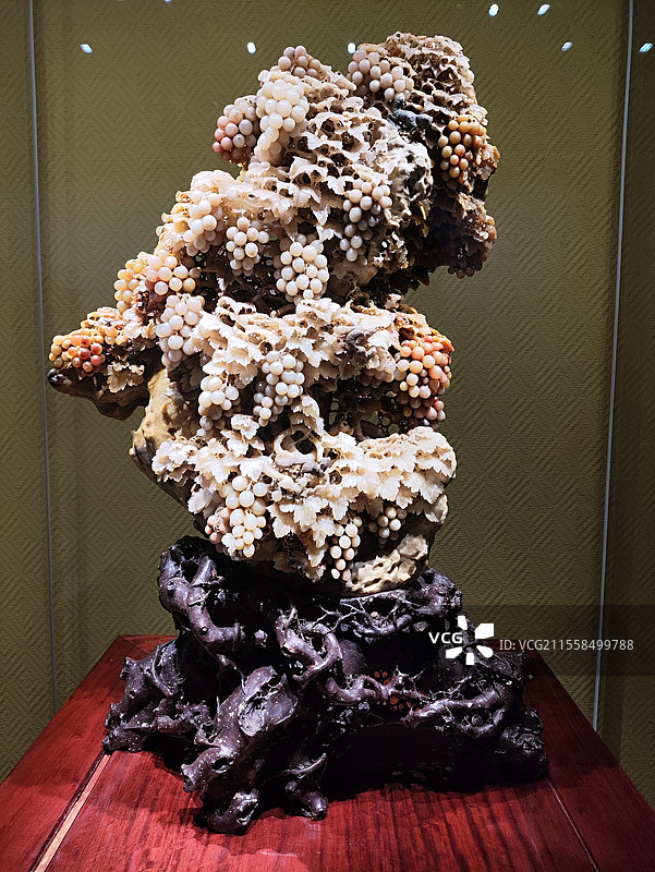 青田石雕·葡萄山图片素材