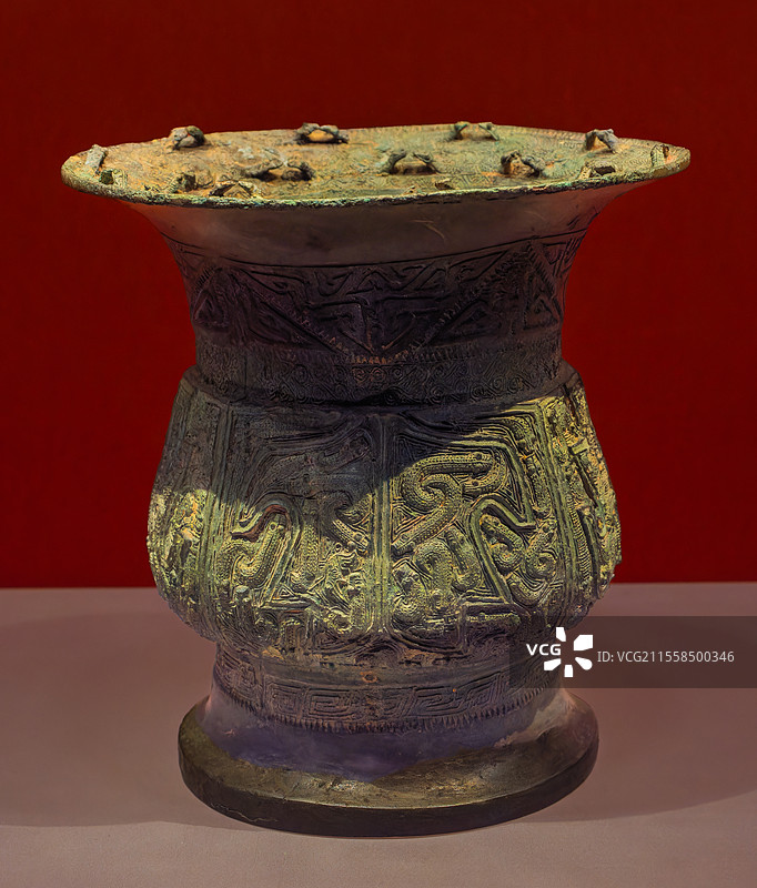 湖南省博物院1963年衡东县霞流市湘江岸出土春秋时期文物蚕桑纹尊图片素材