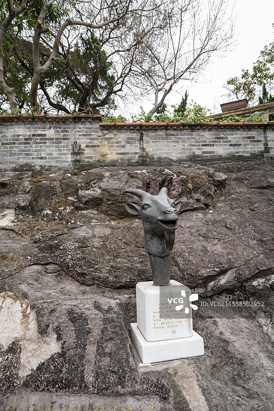 广州海珠区纯阳观，圆明园铜兽首复制件——未羊图片素材