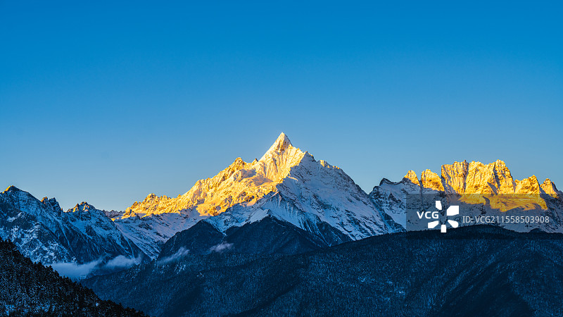 缅茨姆 日照金山图片素材