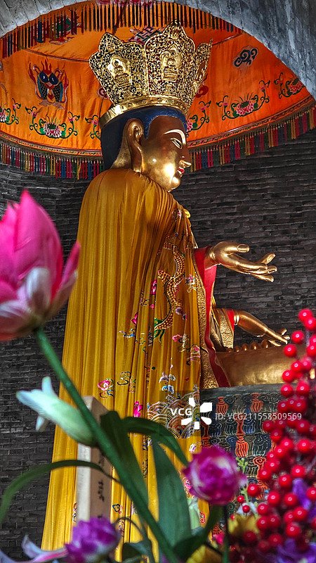 五台山显通寺始建于东汉时期是中国最早的佛寺之一与洛阳白马寺同为“释源宗祖”是五台山五大禅处之一全山寺图片素材