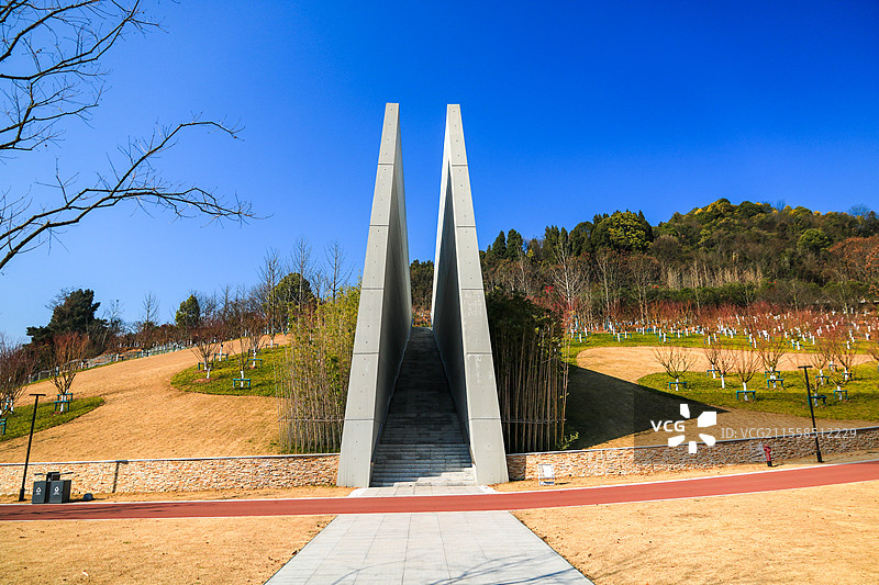 春天湖北宜昌磨基山森林公园风景图片素材