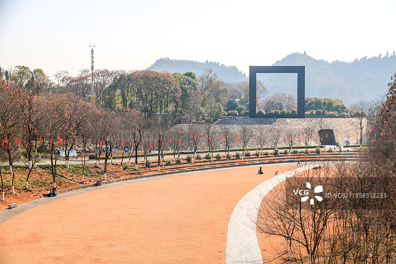 春天湖北宜昌磨基山森林公园风景图片素材