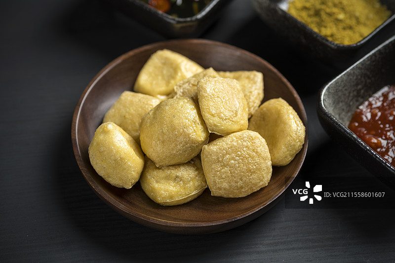 云南美食石屏包浆豆腐特写图片素材