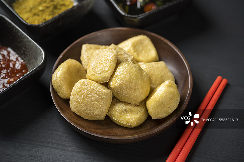 云南美食石屏包浆豆腐特写图片素材